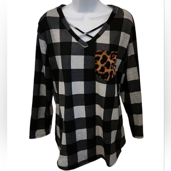 Lucky & Blessed Cheetah Pocket Flannel Top - Picture 1 of 5